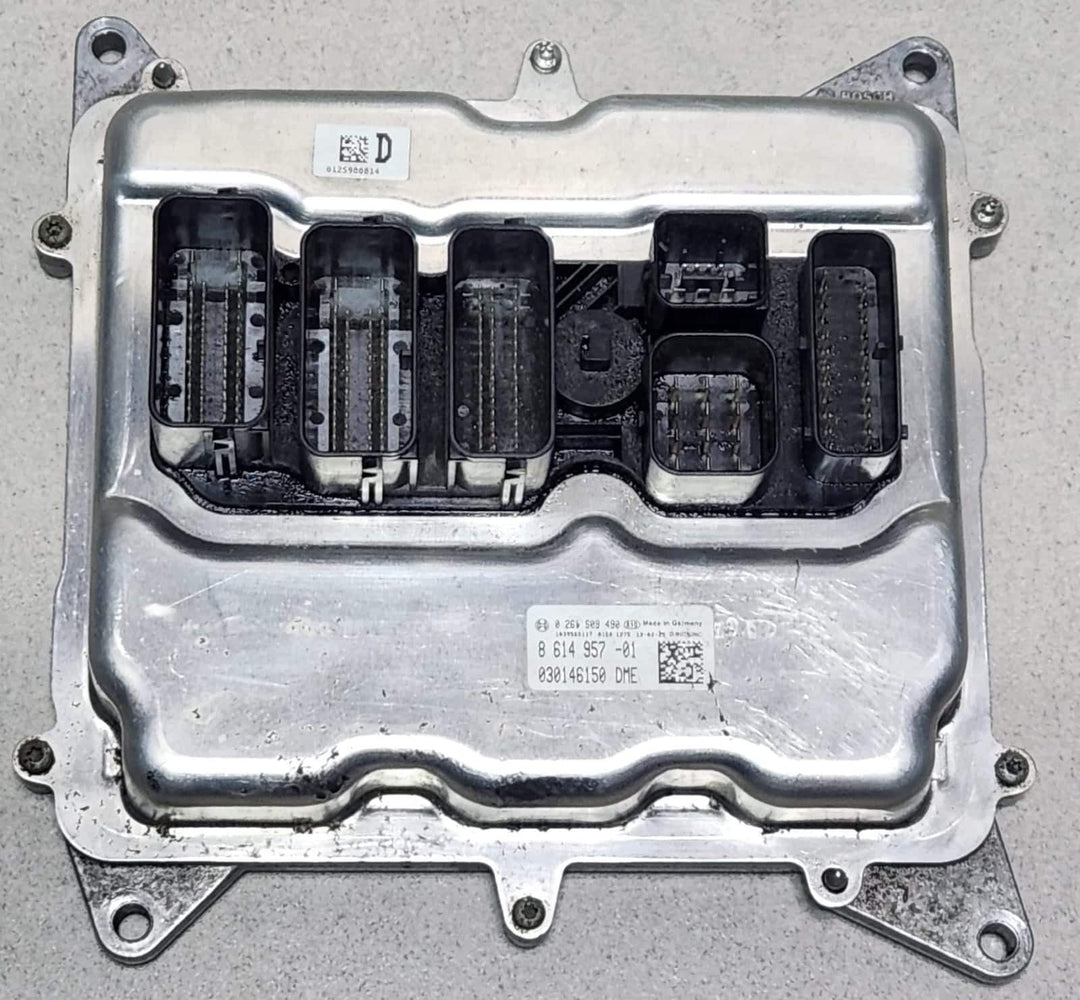2013-2015 BMW X1 E84 N20 Engine Control Module 8614957 PETROL AUTO