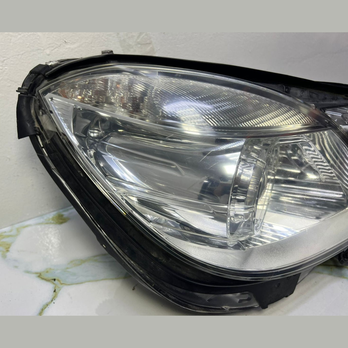 10-11 Mercedes W212 E-Class Front Right Side Head light Headlamp A212 8202059