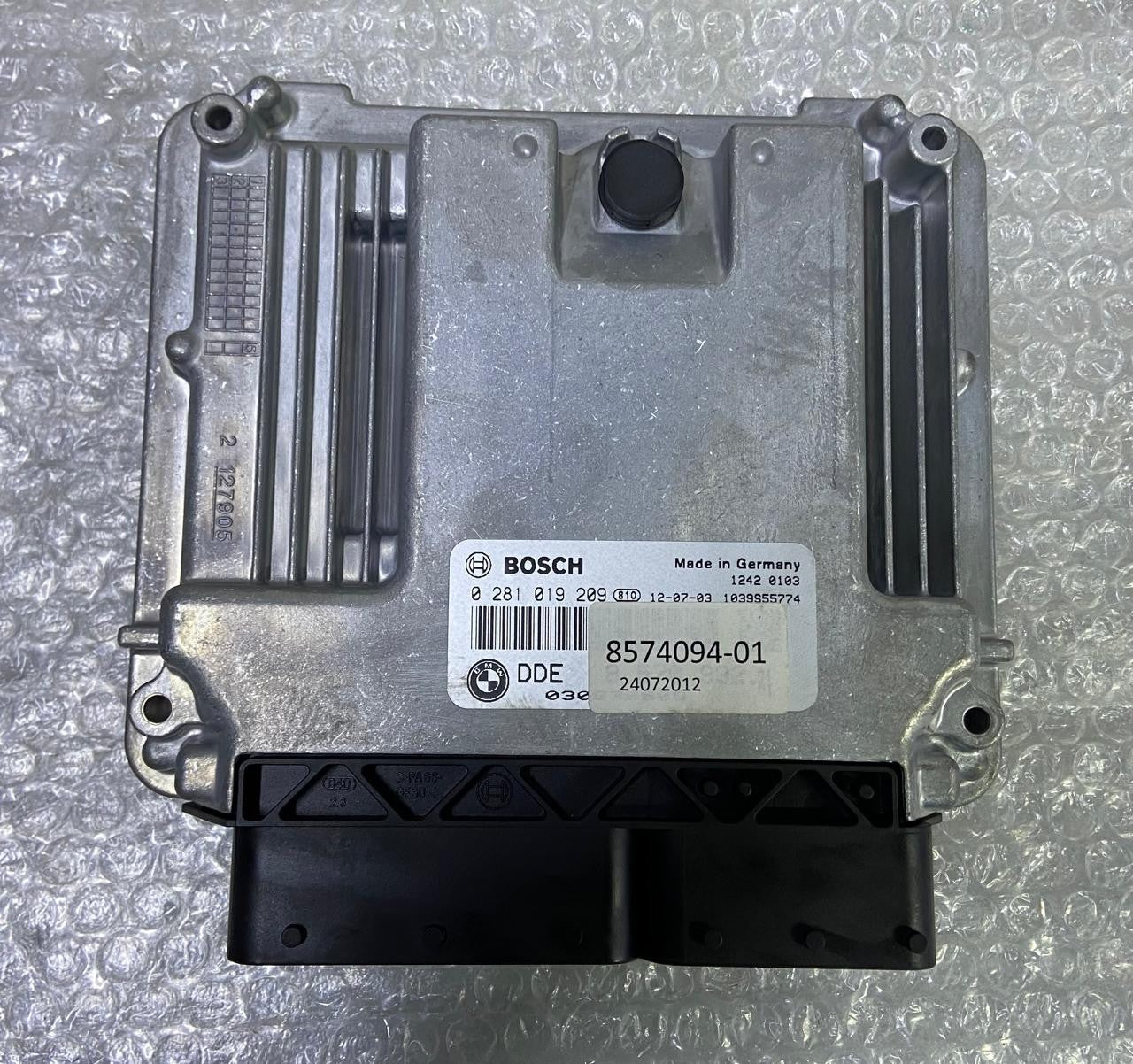 OEM BMW F20 F30 N47 ENGINE CONTROL UNIT DDE ECU SET 8574094 BOSCH