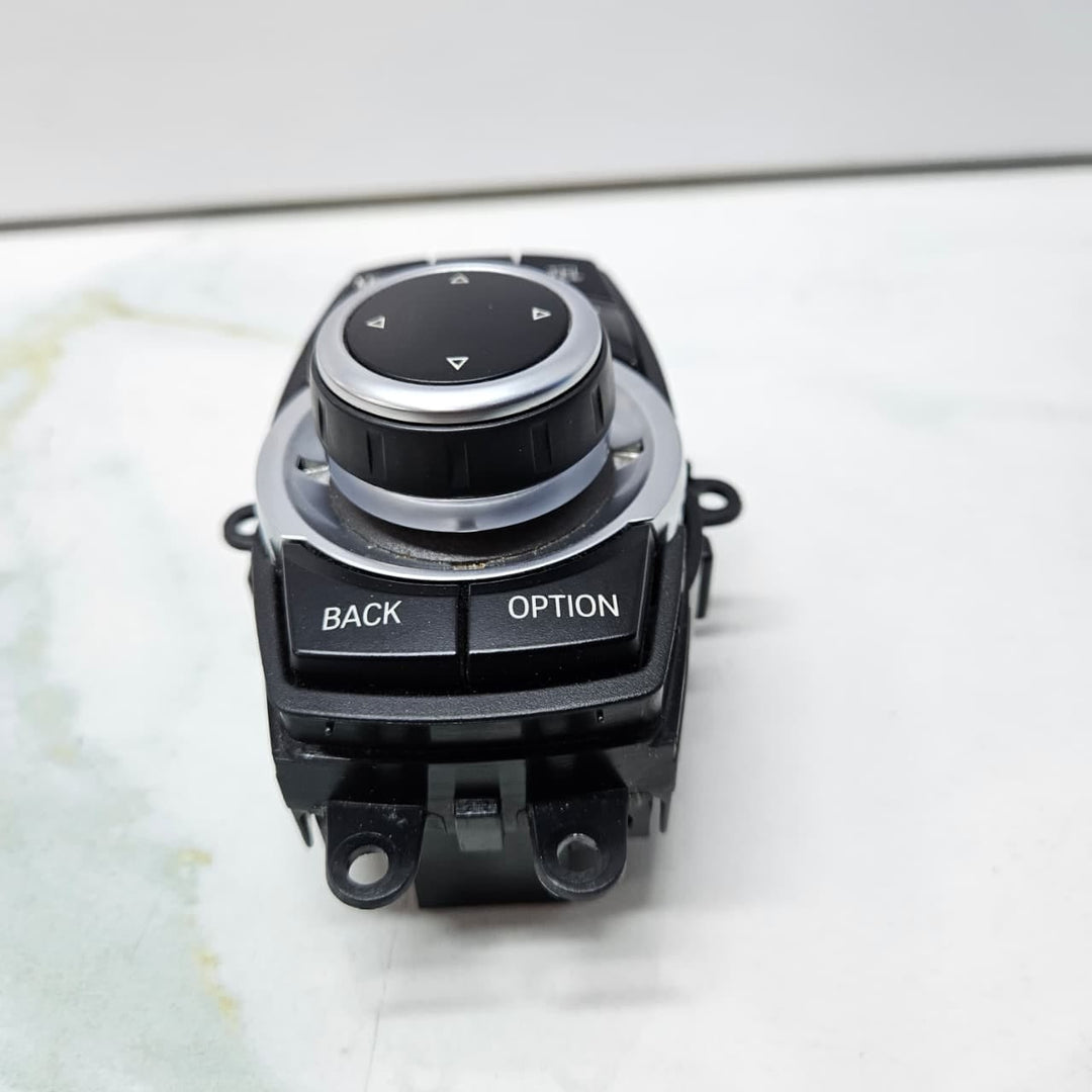 OEM BMW E81 E82 E87 E90 E91 E60 E84 E70 E71 I Drive Controller 9334612