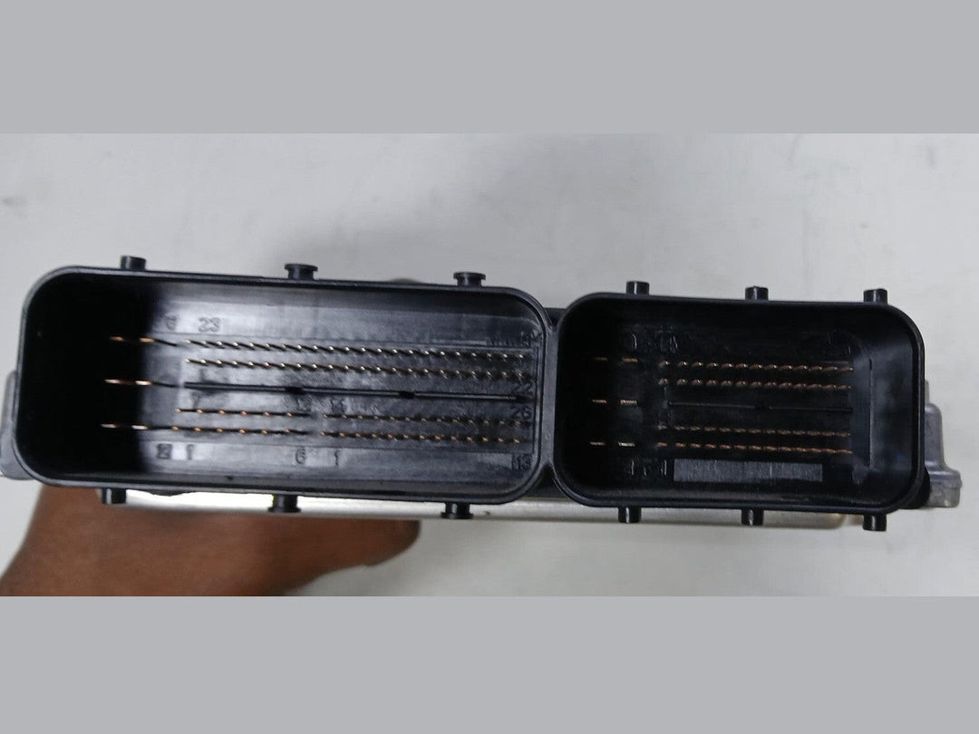 BMW 1 3 5 X3 SERIES  E87 E90 E60 E83 Engine control unit module ECU DDE 7797497