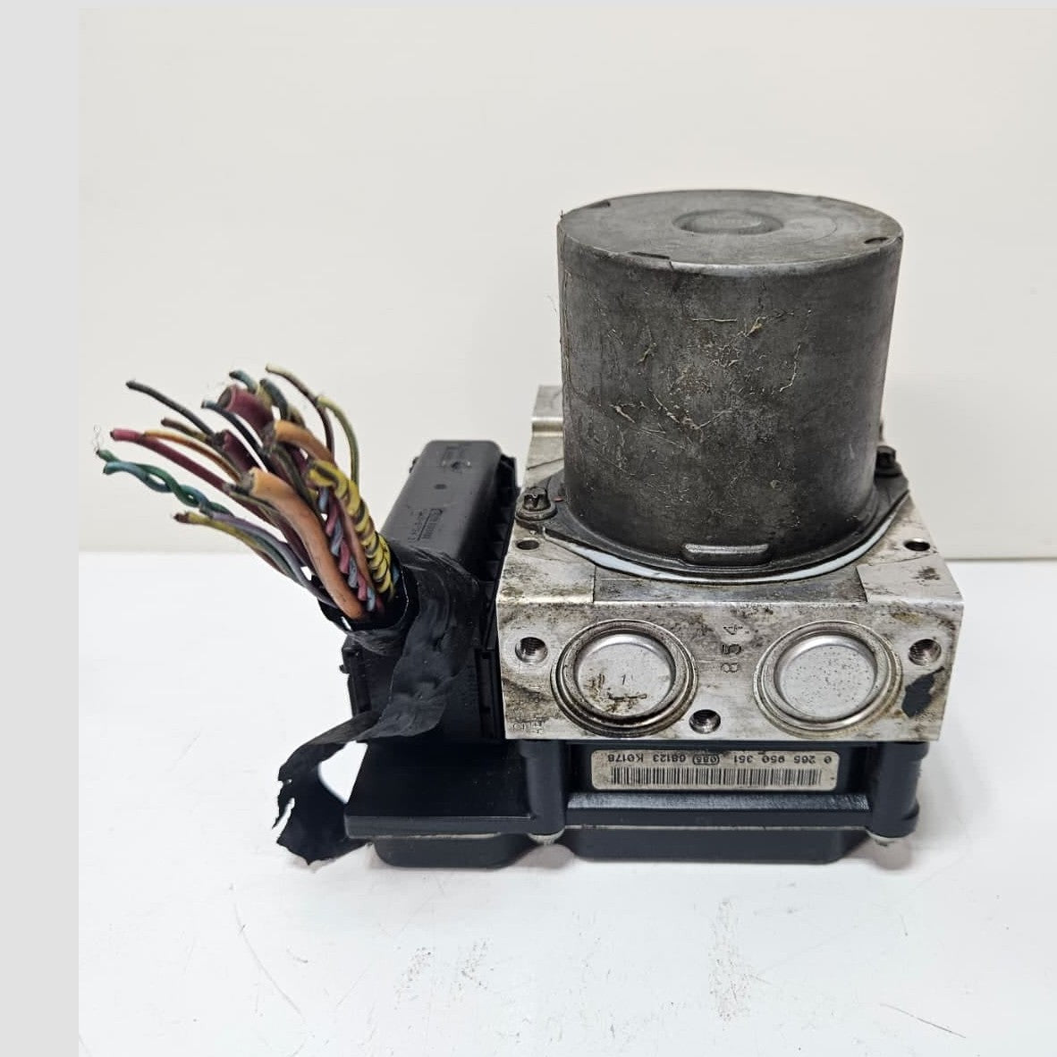 2000-2006 BMW X3 E83 ABS Pump Control Module 6773012 USED