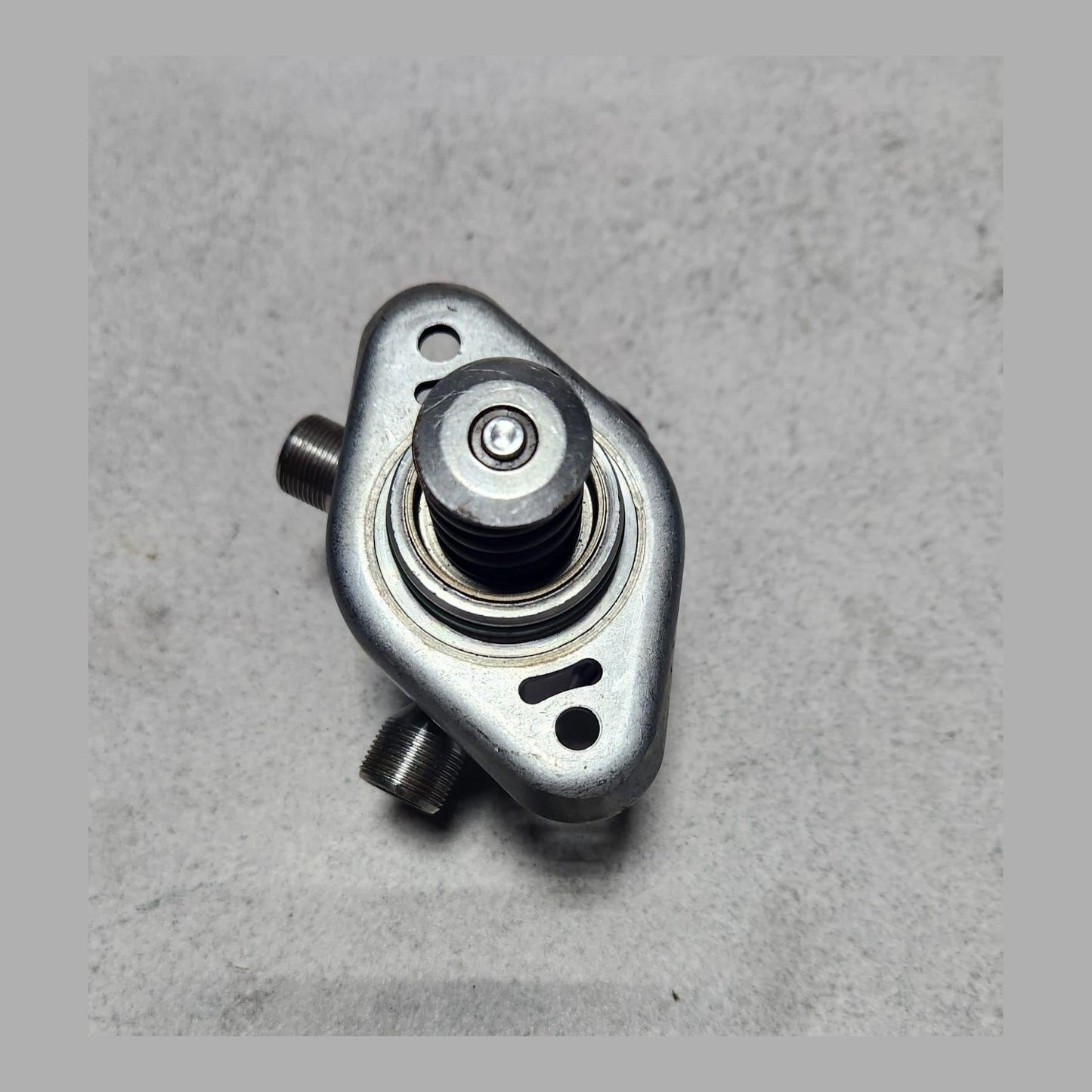 2018 Mercedes-Benz A200 High Pressure Fuel Pump A2820700001  