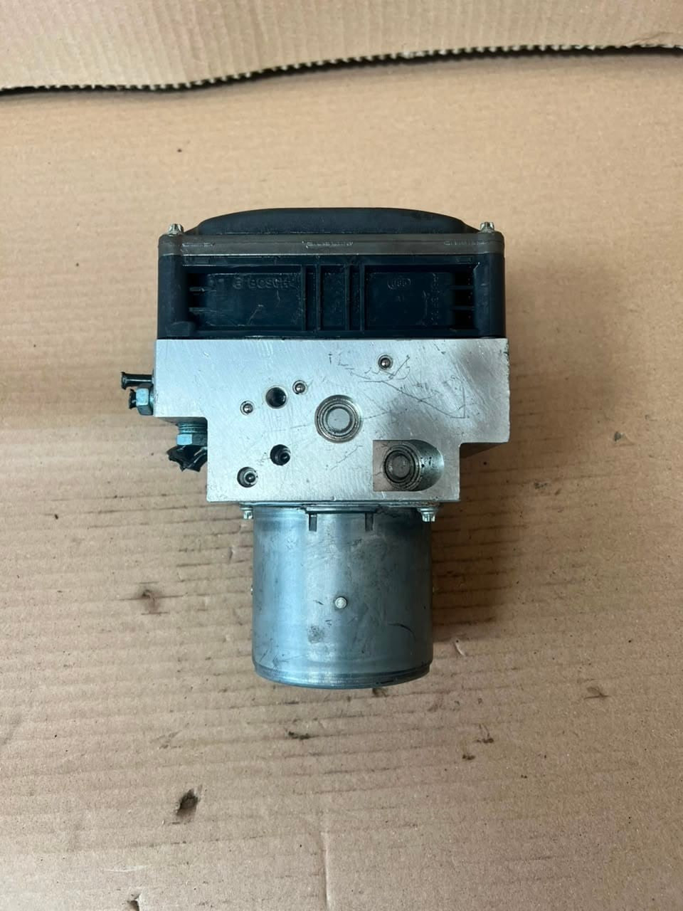 2010-2016 BMW 5 Series F10 and F11 535i ABS Hydraulic Unit / Pump 6858406 OEM