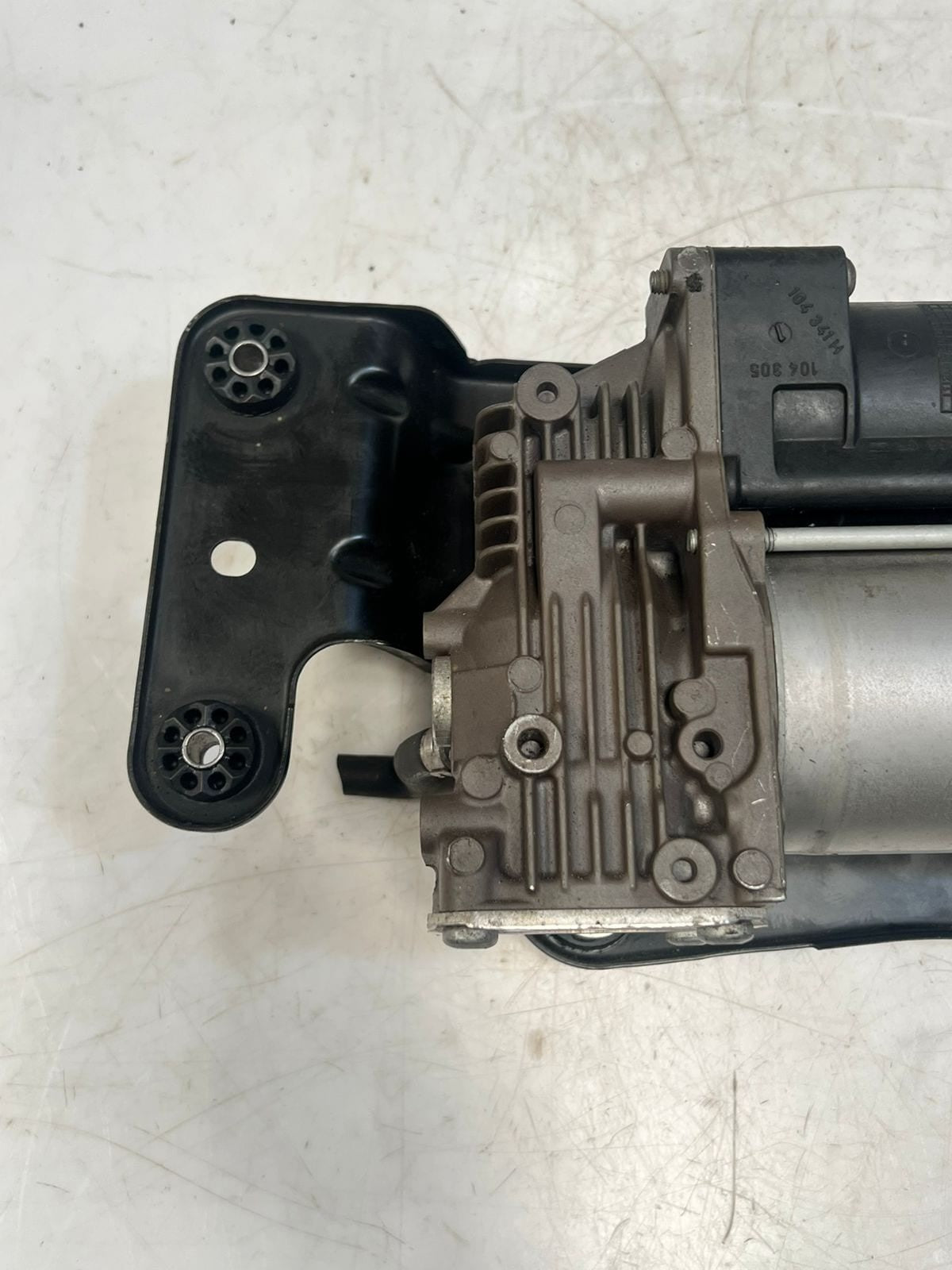 2006-2014 BMW X5 E70 X6 E71 E72 Air Suspension Compressor AIR SUPPLY 6789938 OEM