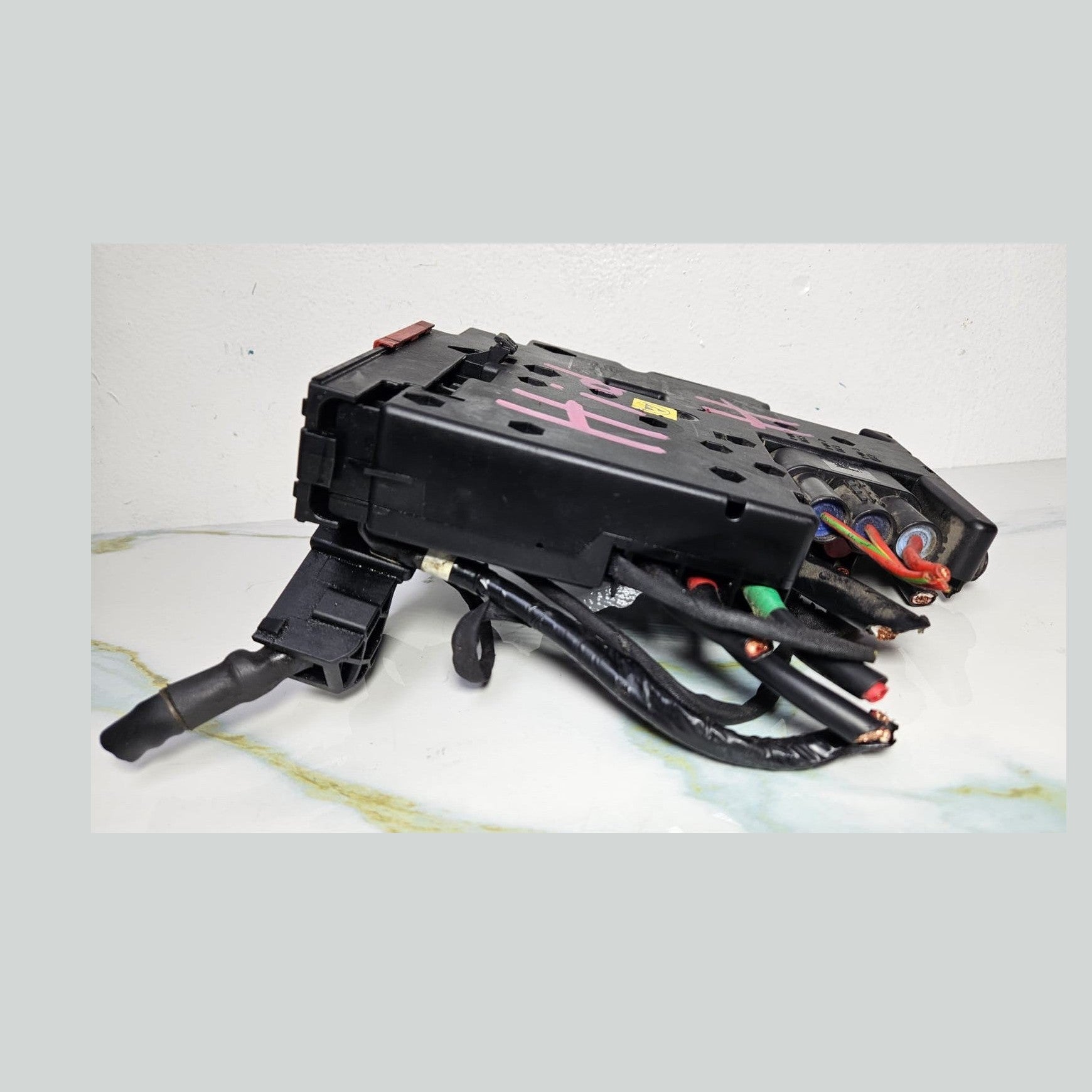 Mercedes W212 Hybrid Positive Battery Terminal Fuse Junction Box A2125406950 OEM