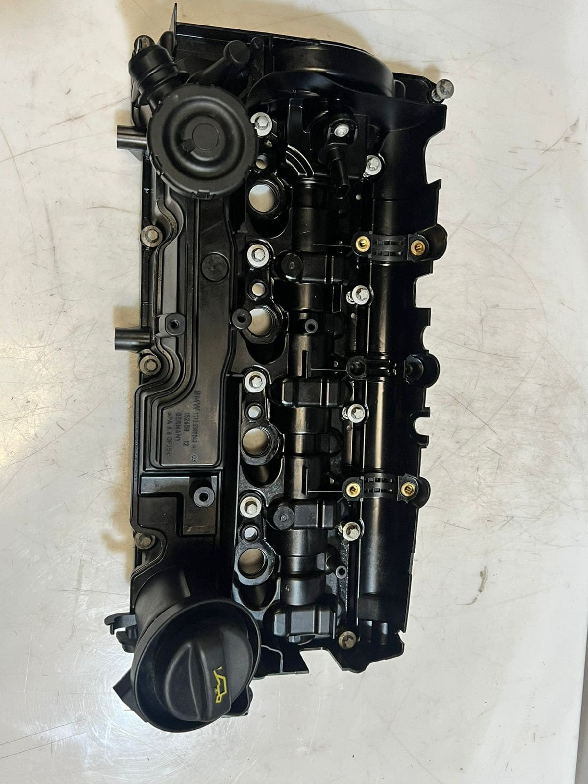 2011-2016 Mini Cooper R55-R59 Countryman R60 R61 N47 Cylinder Head Cover 8589943