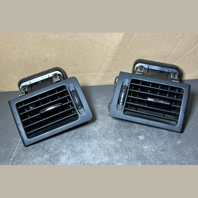 08-10 Mercedes W204 Class Front Dashboard Left \ Right Heater A/C Air Vent
