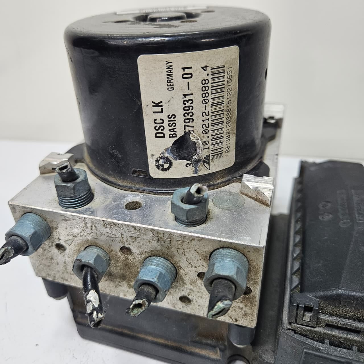 2012-2013 BMW 3 Series F30 320i 328i 335i ABS Pump Control Module 6793936