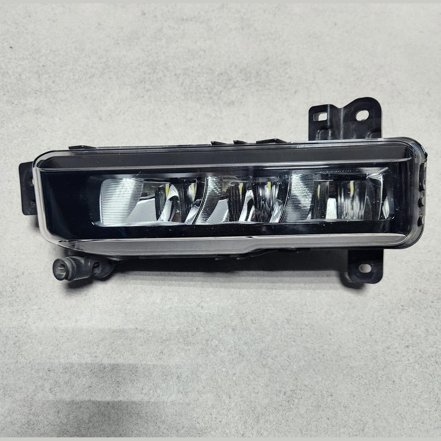 Genuine 2019-2023 BMW 330i Front Left Fog Light 8089525 3 Series G20 G28