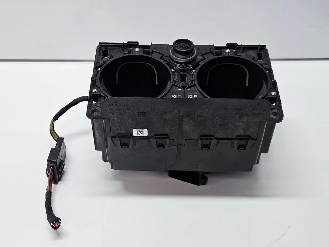 6827173-2018 BMW X5 G05, X6 G06, X7 Heated Cooled Cup Holder Center Console OEM