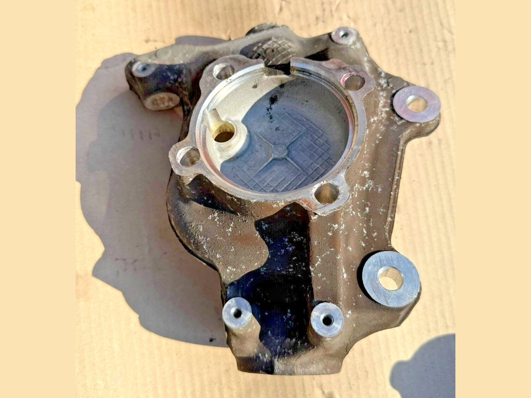 BMW 128 KNUCKLE CARRIER RIGHT FRONT 2009 2010 2011 2012 E82 135 3121 6773210 OEM