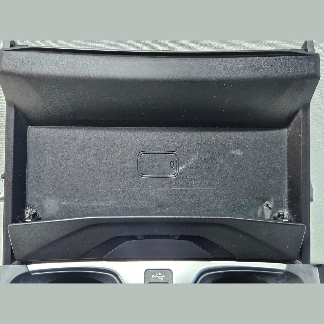 OEM BMW 1 F44 F40 WIRELESS CHARGER CUP HOLDER PANEL TRIM 6834298