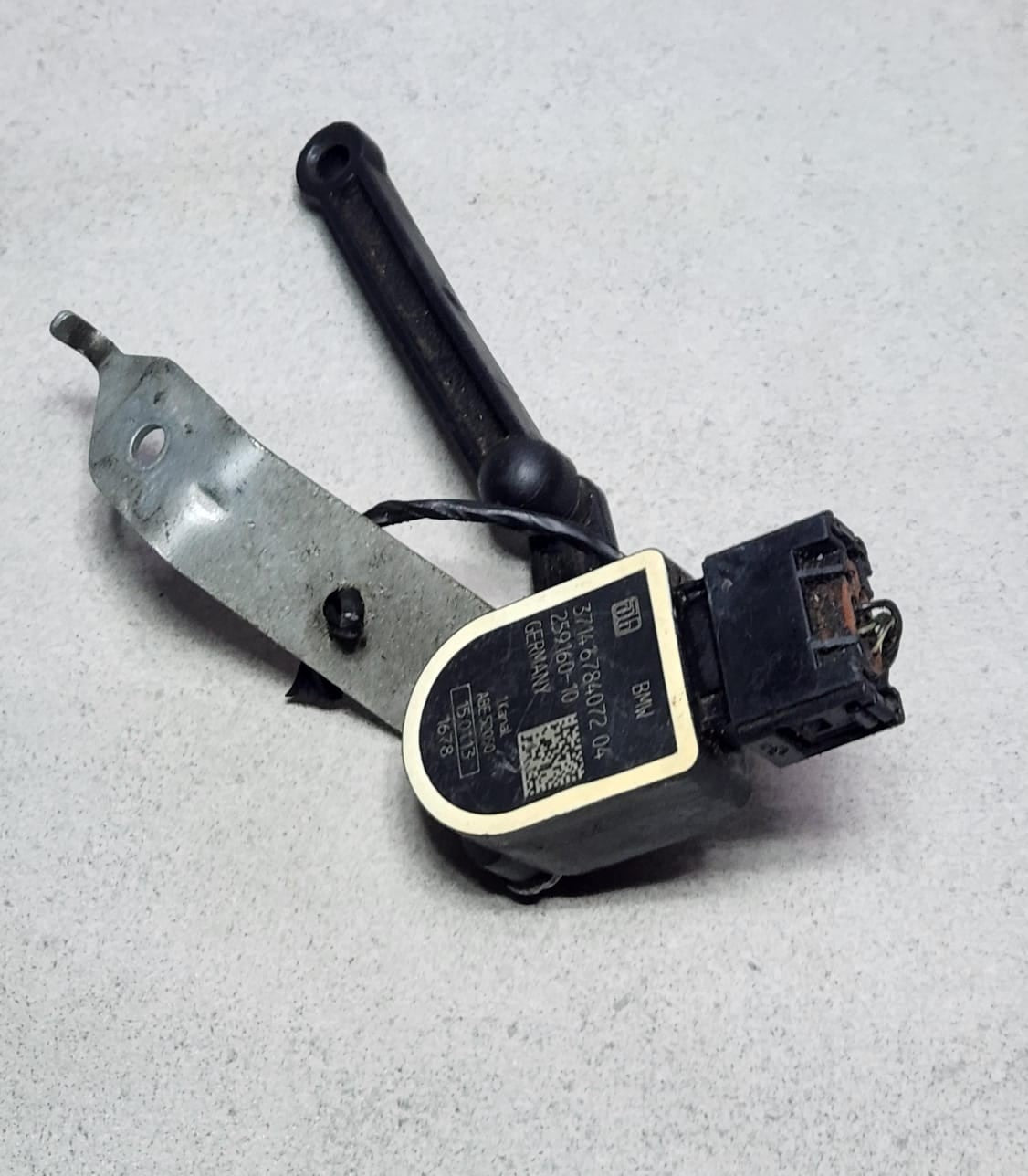 2011-2016 BMW 528i Height Level Sensor 6784072 K1600GT K1600GTL and 1 Series F20