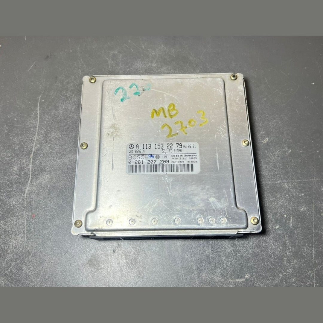 01-06 Mercedes W220 S-Class Engine Control Module Unit ECM ECU A113 1532279 OEM