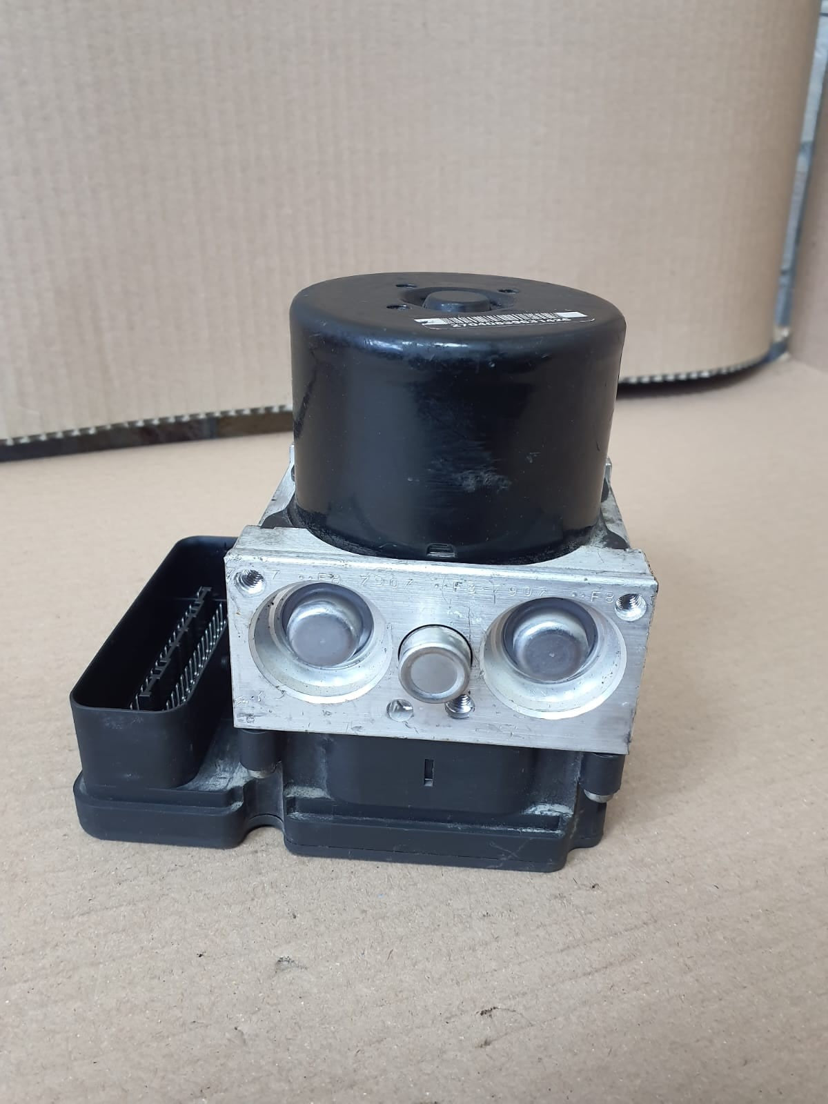2013 BMW F30 F31 F32 F20 F21 F22 328i ABS/DSC Hydraulic Pump Module 6862247