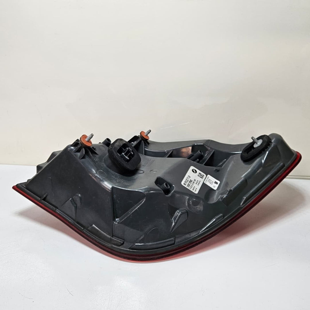 OEM BMW 7 Series F01 F02 LCI Tail Light Assembly 7300267 Rear Left