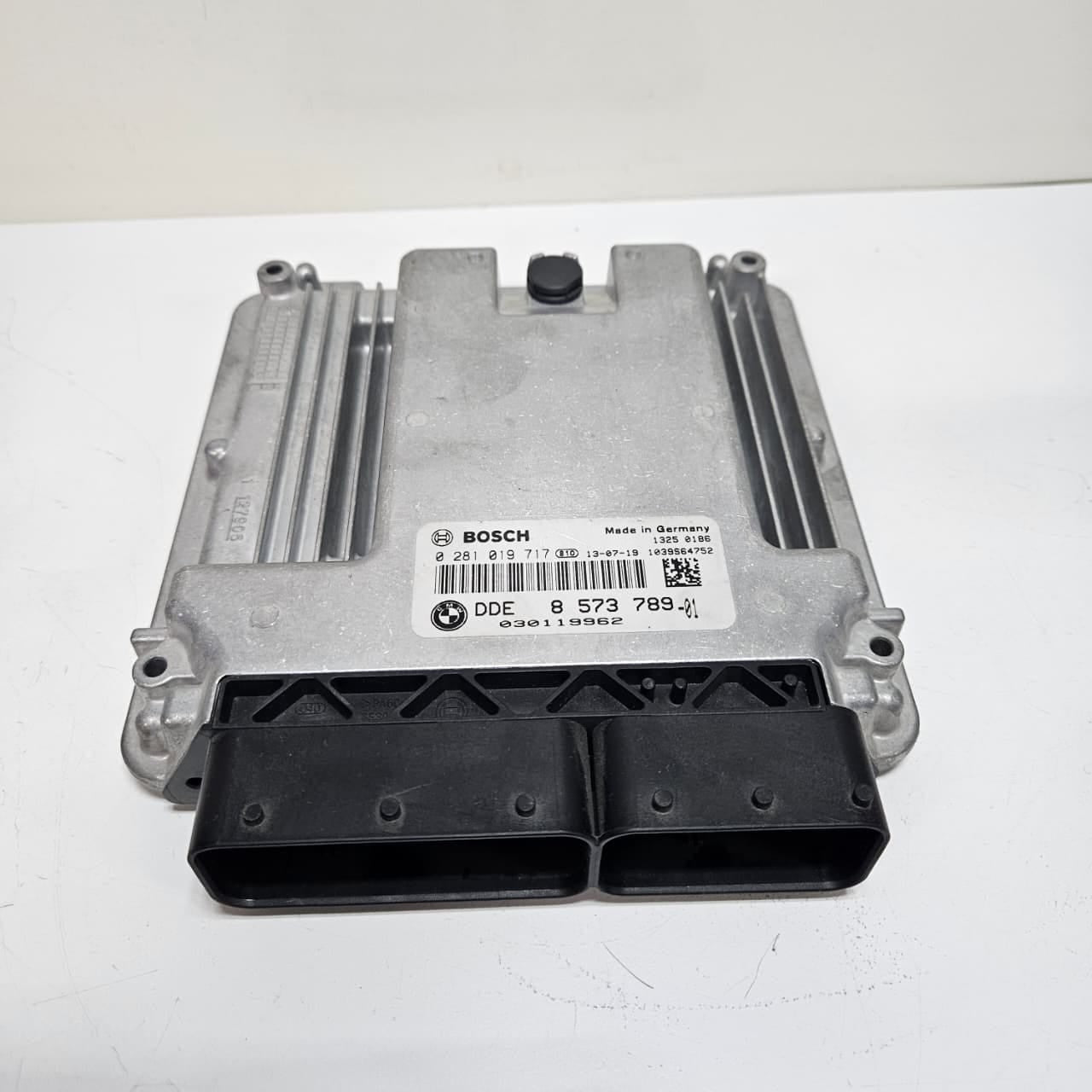 2013 BMW X5 F10 F07 F15 with N57 Engine Control Unit DDE 8573789 OEM
