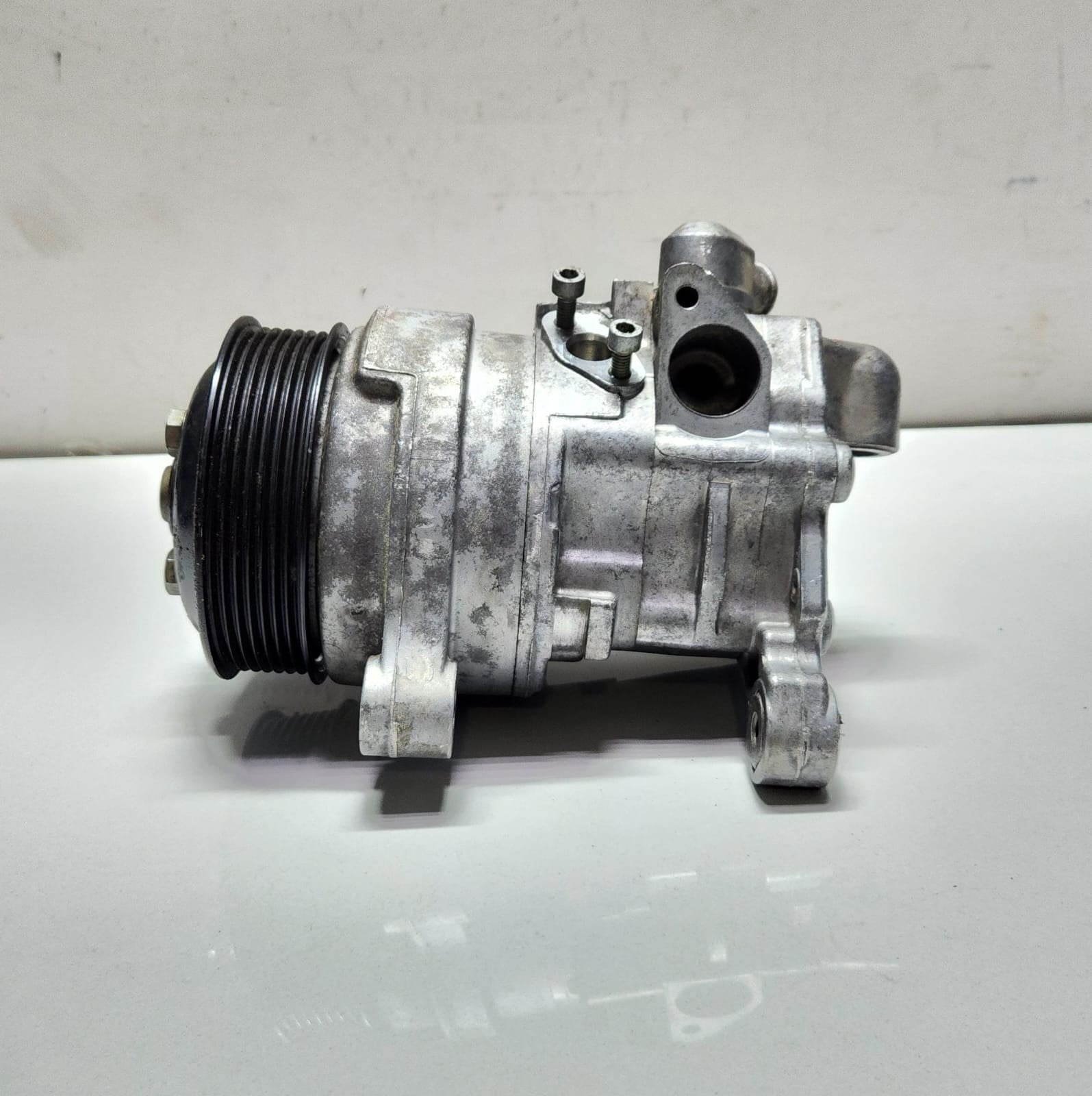 2014-2018 BMW X6 Power Steering Pump 6856684 X5M F85 and X6M F86 OEM