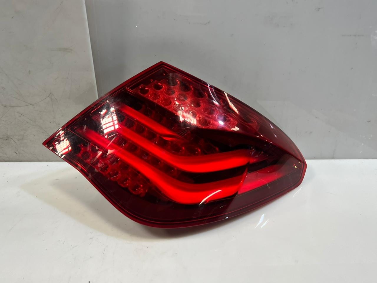 BMW 7' F01 F02 F03 Tail Light Assembly Rear Right With Stop Light 7300268 ECE