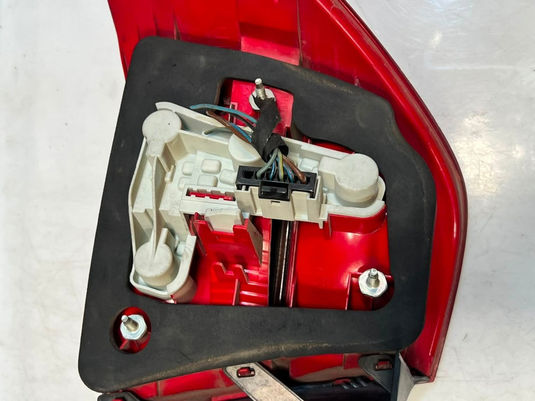 BMW 3' 328i E90 E92 E93 Rear Left Taillight 6937457, 6937458, 6937459, 6937460