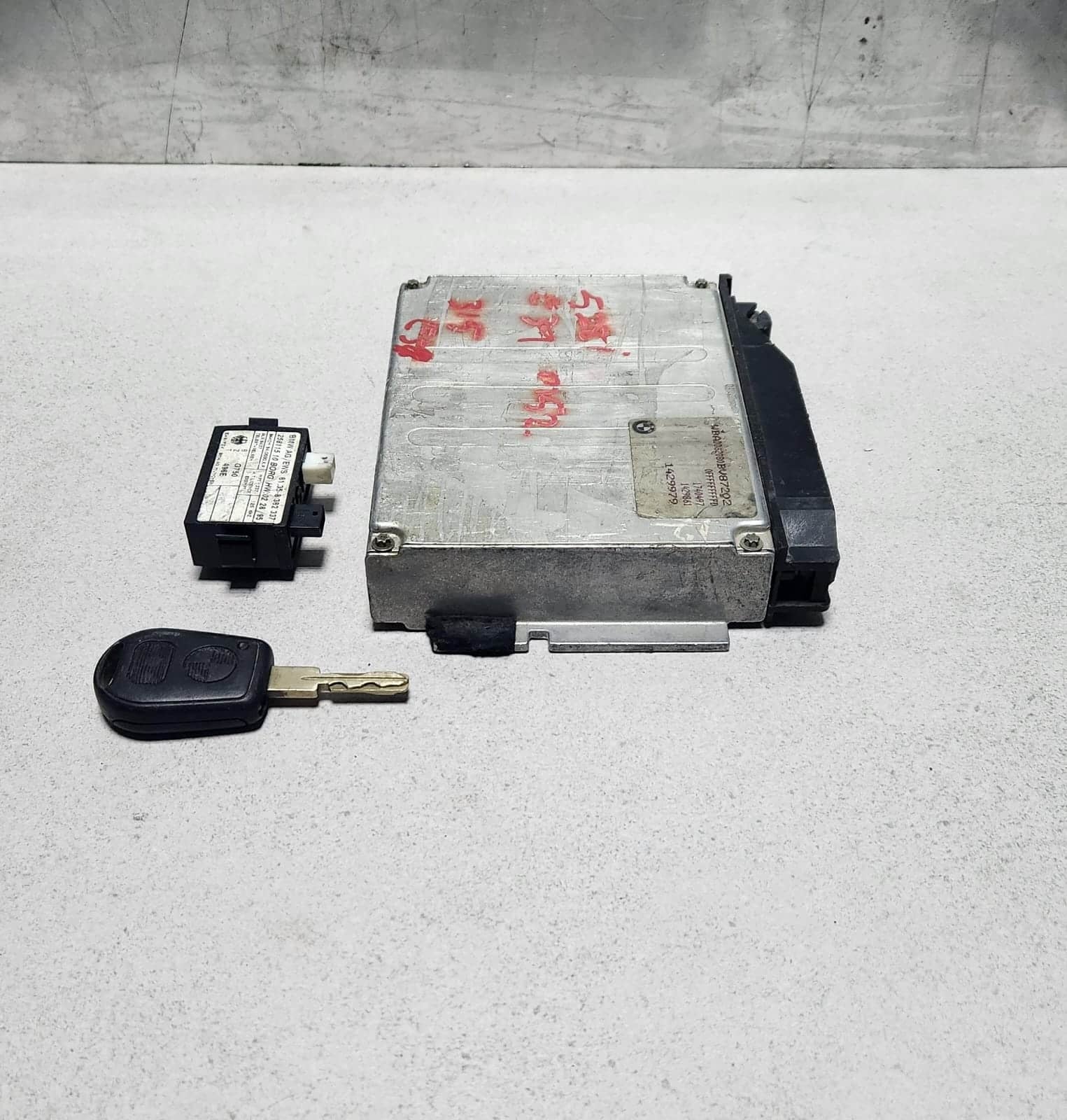 1996-1999 BMW 328i Engine Control Unit 1429861 E36 328i Z3 2.8 M52