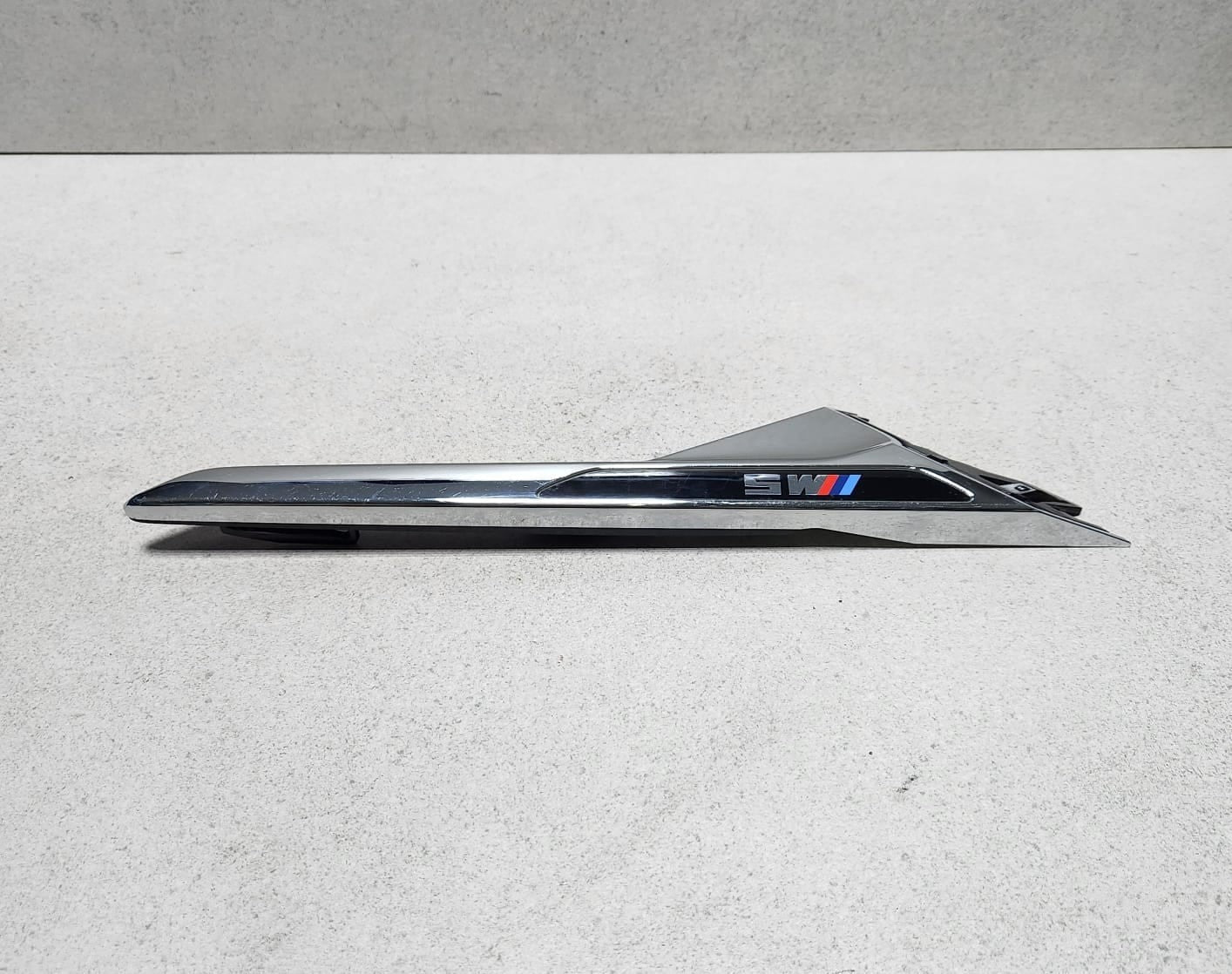2016-2023 BMW M5 Fender Trim left front  Molding 8063205 M5 F90 