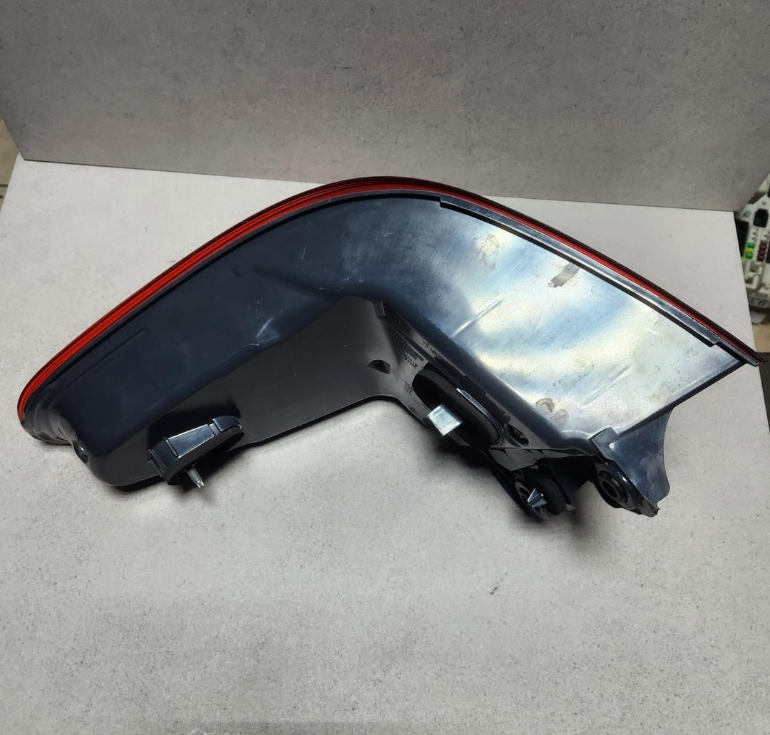 2017-2023 BMW 530i Left Outer Tail Light 7376469 530i 540i 530e M5 G30 F90