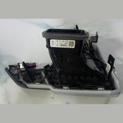 OEM BMW G05 F95 G06 F96 G07 Air Vent Fresh Air Grill Left 9399469