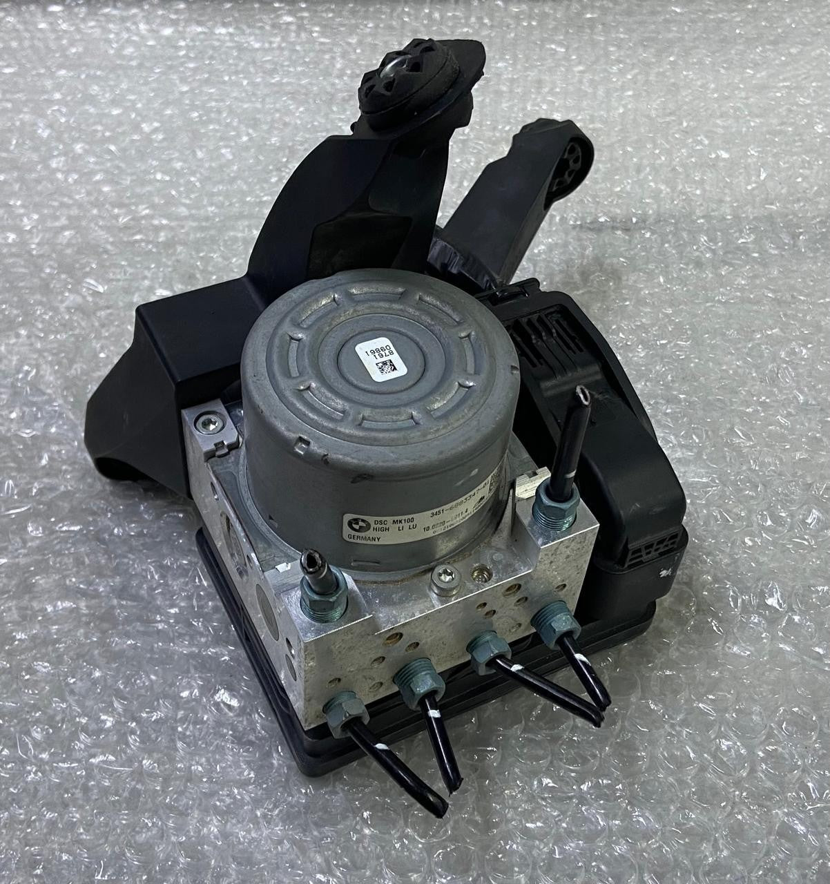 OEM BMW i3 0.6 Hybrid 125Kw ABS Pump Assembley 6883348 6883347