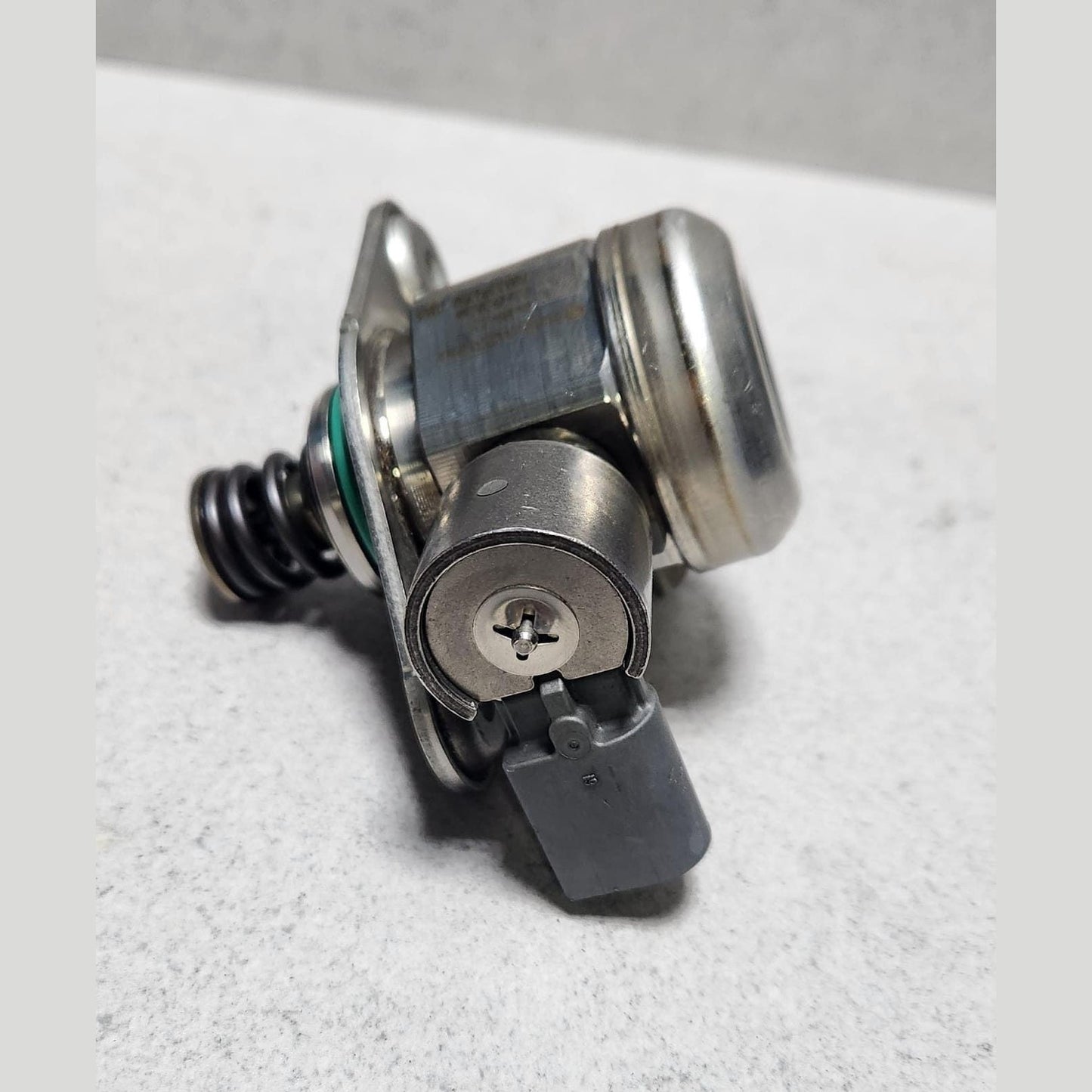 Mercedes-BenzHigh Pressure Fuel Pump A2740700501 W204 W205 W212 W213 C207