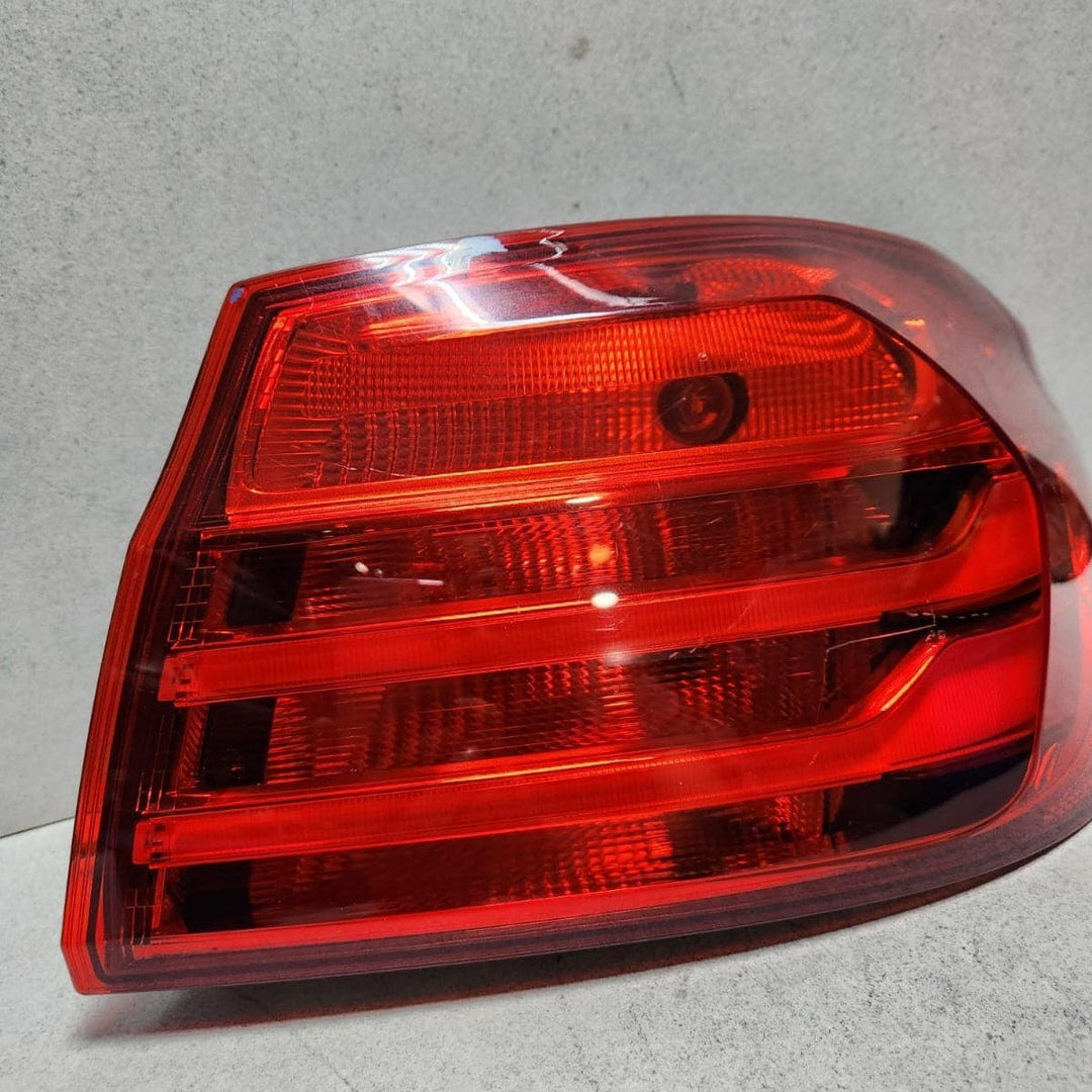 2015-2017 BMW M4 Rear Right Tail Light 7296100 M4 F82 and 4 Series F32 F33