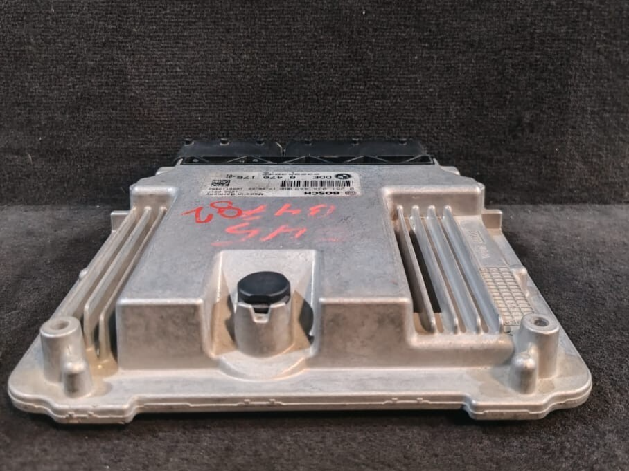 BMW 3 F30 F35 F31 ENGINE CONTROL UNIT/MODULE ECU ONLY OEM - 8470176