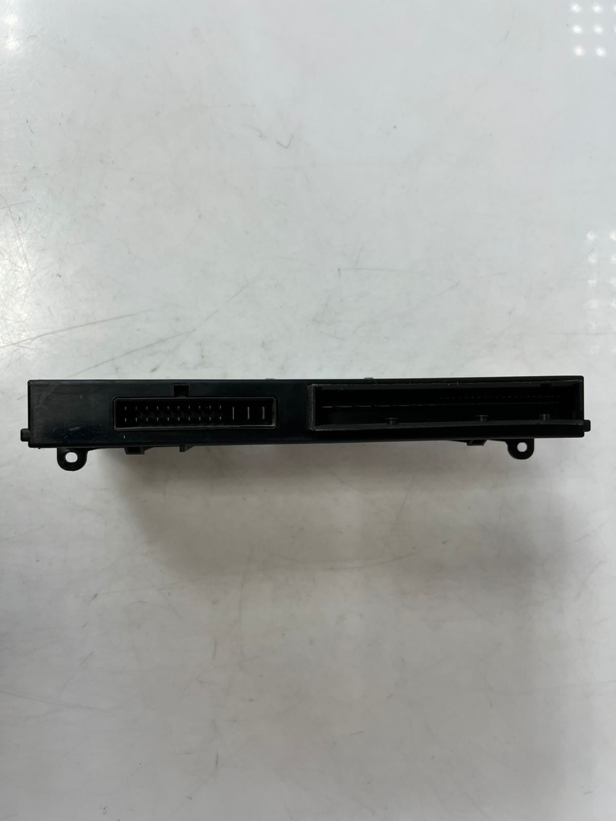 2007-2008 BMW E90 E91 E92 E93 BODY CONTROL MODULE Junction box 2 9176880 