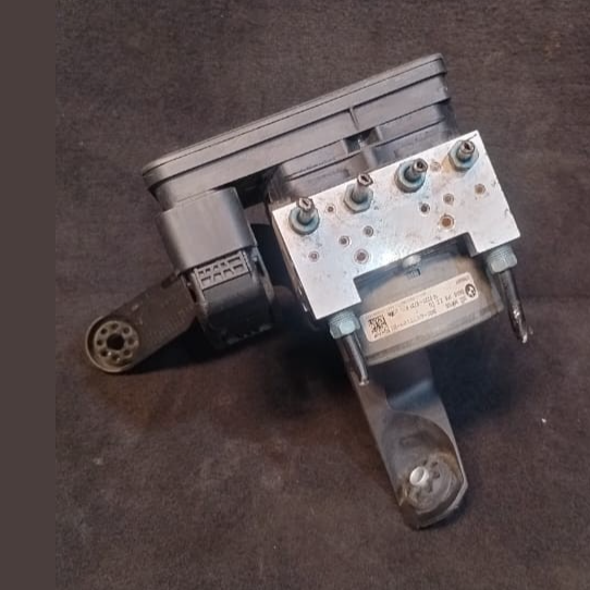 BMW X1 F48  ANTI LOCK BREACKING SYSYTEM MODULE  PUMP 6877109  (N159)  -6877110