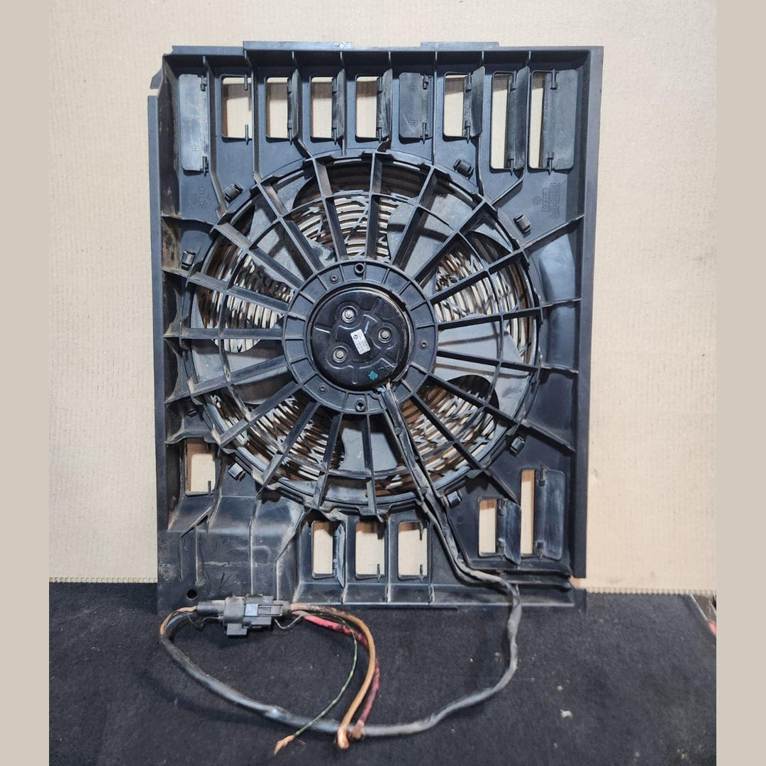 2002-2005 BMW 745i Radiator Cooling Fan Motor 6921925 745i 745Li 750i  E65 E66 