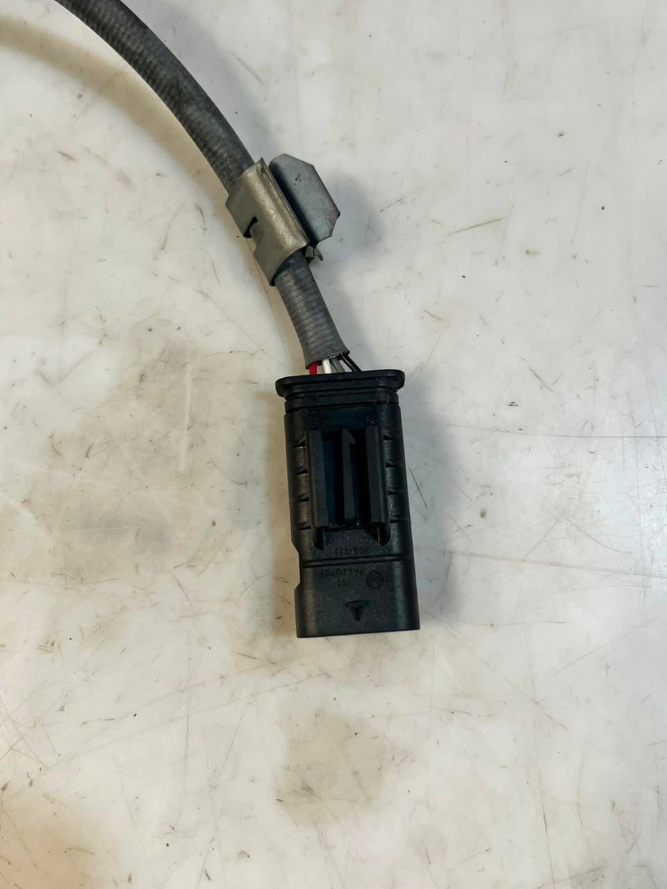 2018-2020 BMW 530e  F20 G01 F21 F22 F30 F31 G30 G31 G11 Oxygen Sensor 8631047