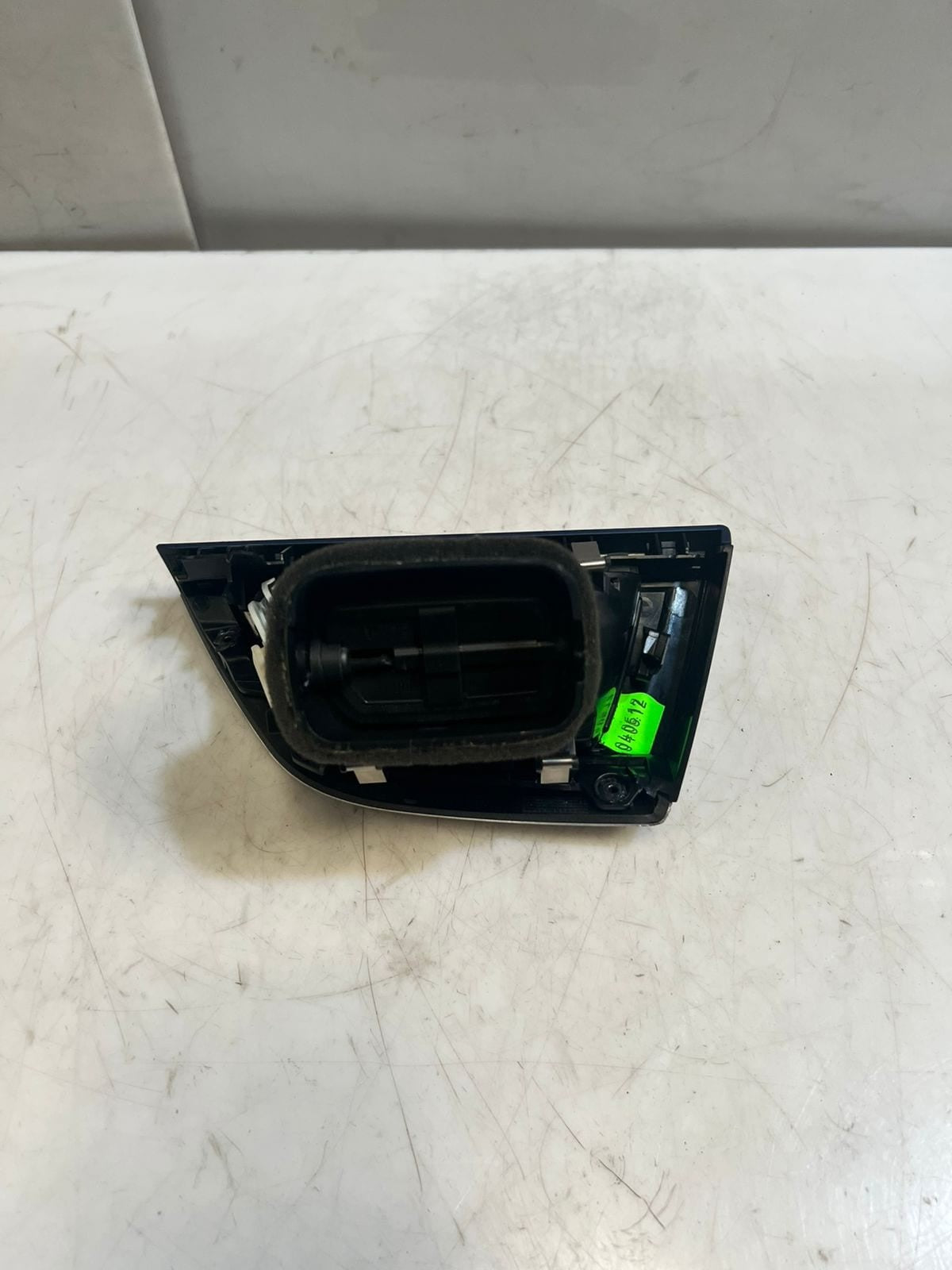 BMW F20 F21 F22 F23 F87 M2 Dashboard Air Vent Right SIDE 9205356 OEM
