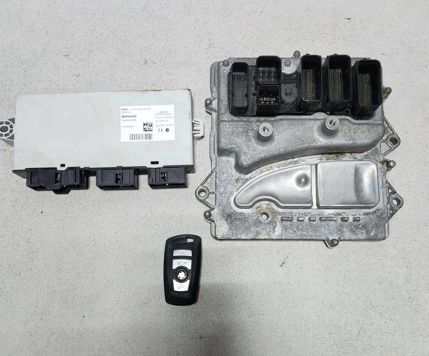 2015 BMW ActiveHybrid 7 Engine Control Module 8641404 F01 F02 F10 F30 ECU SET