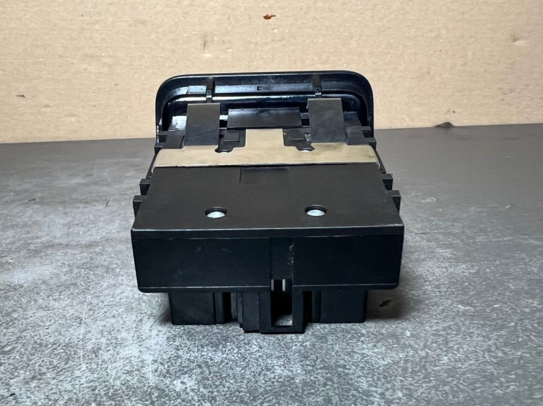 14- 18 MERCEDES W246 B-Class CLA PARKING BRAKE CONTROL SWITCH A246 9050451