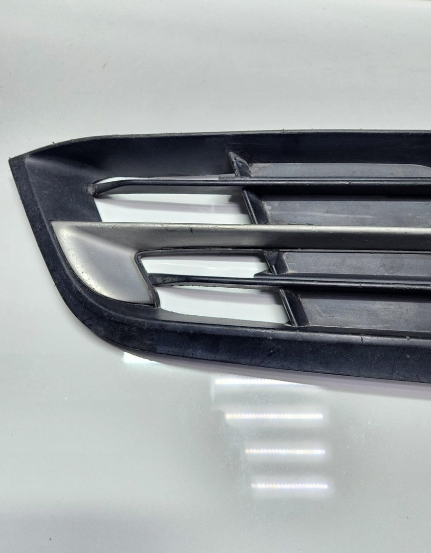 2009-2016 BMW 535i Front Right Fog Light Grille 7331736 5 Series F10 and F11 OEM