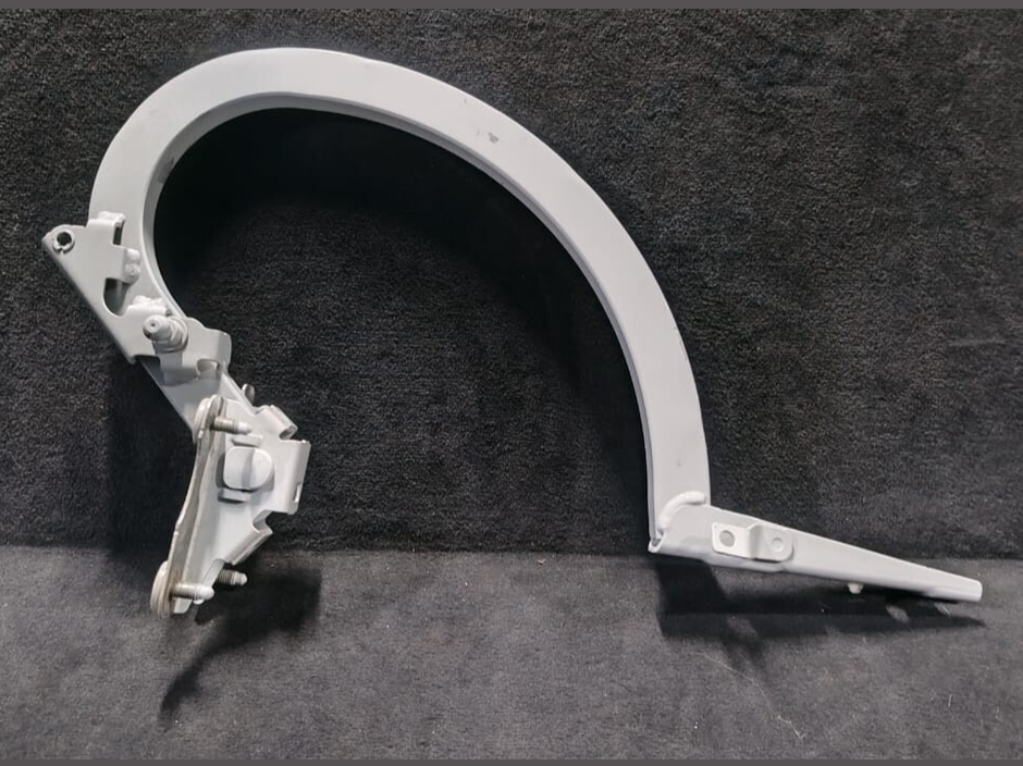 BMW 3 SERIES G20 SALOON PAIR OF REAR TAILGATE BOOT HINGES WHITE 7430640 -7430639