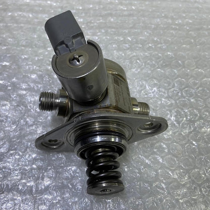 OEM BMW F20 F22 F11 Petrol N55 High Pressure Fuel Injection Pump 7610761 BOSCH