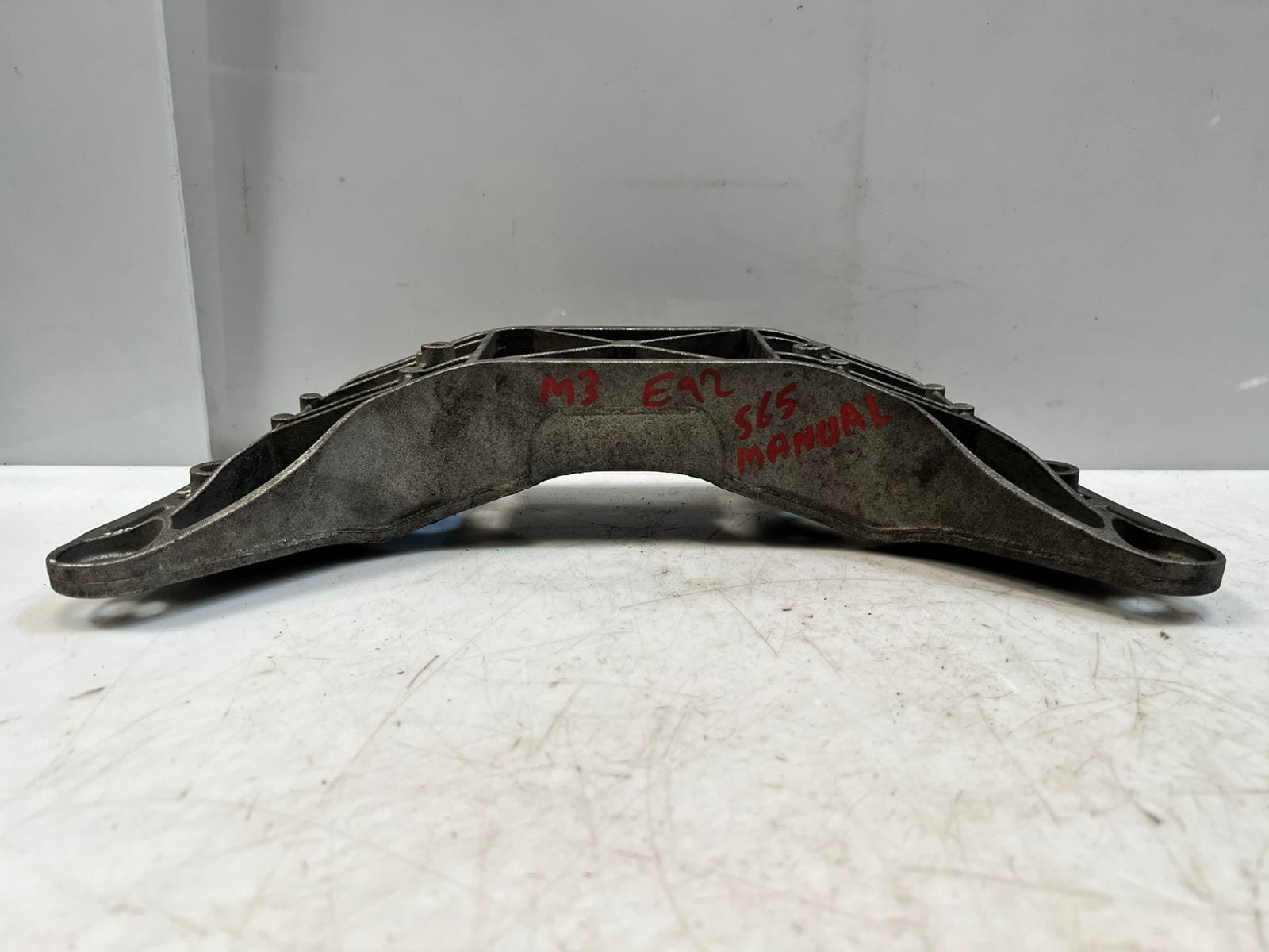 2008-13 BMW M3 E90 E92 E93 4.0L S65 MANUAL Transmission Crossmember 2283099 OEM