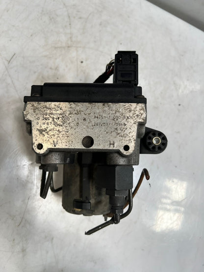 1997-2000 BMW 528i 5 Series E39 Abs Brake Pump Module 0265217000 1090910 OEM
