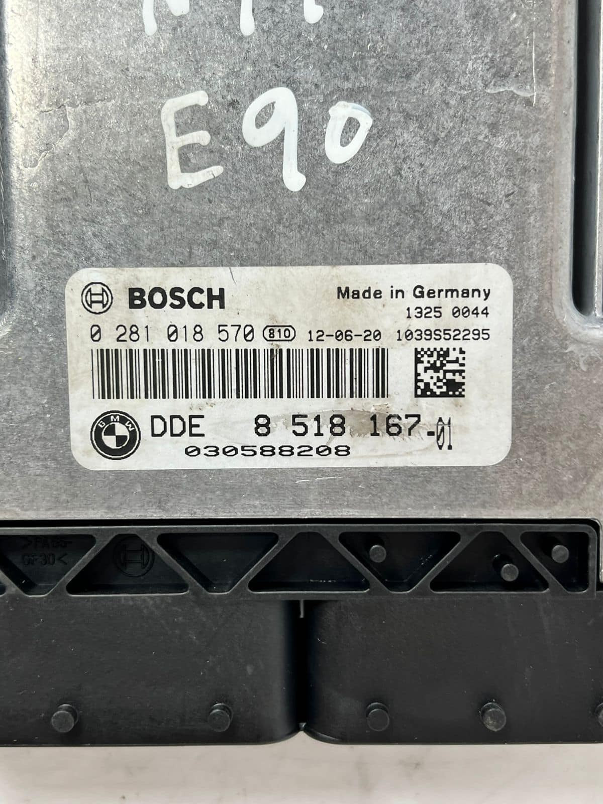 BMW E90 N47 Engine Control Unit ECU COMPLETE SET DDE + CAS3 AG + 1KEY 8518167
