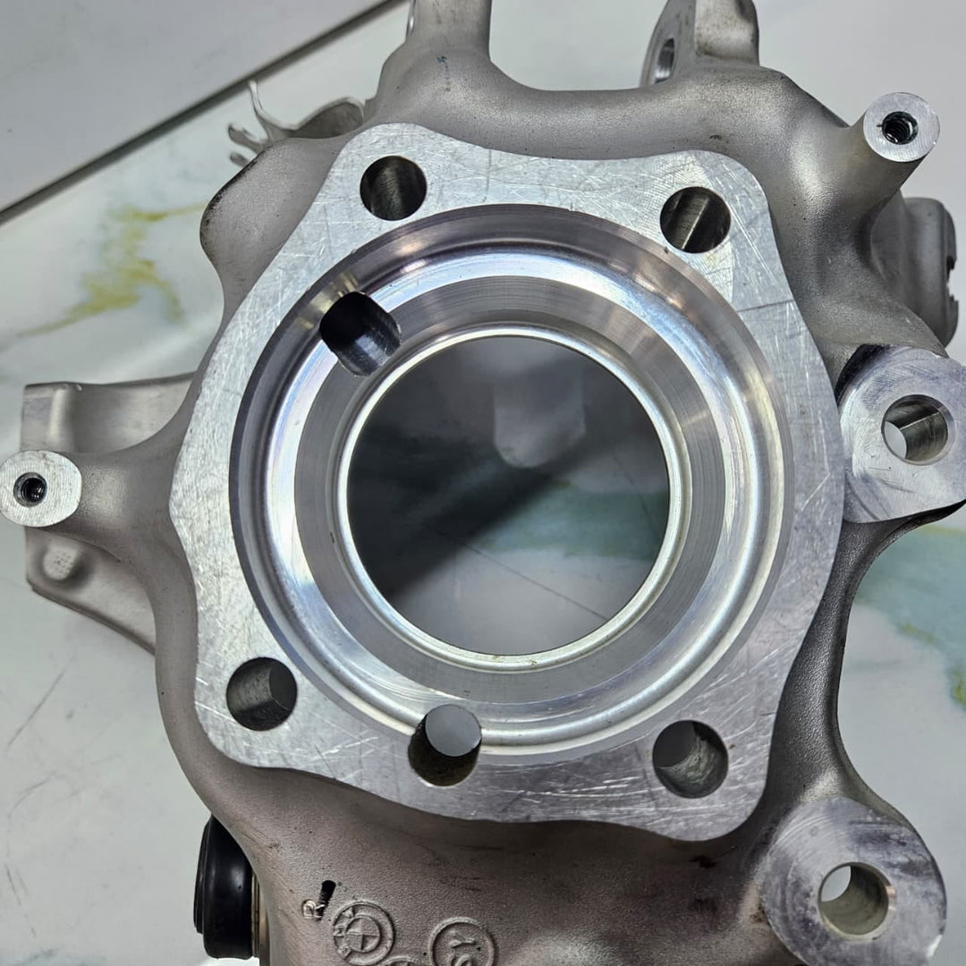 2020-2022 BMW 8 Series F93 M8 Gran Coupe Rear Wheel Hub 8092982