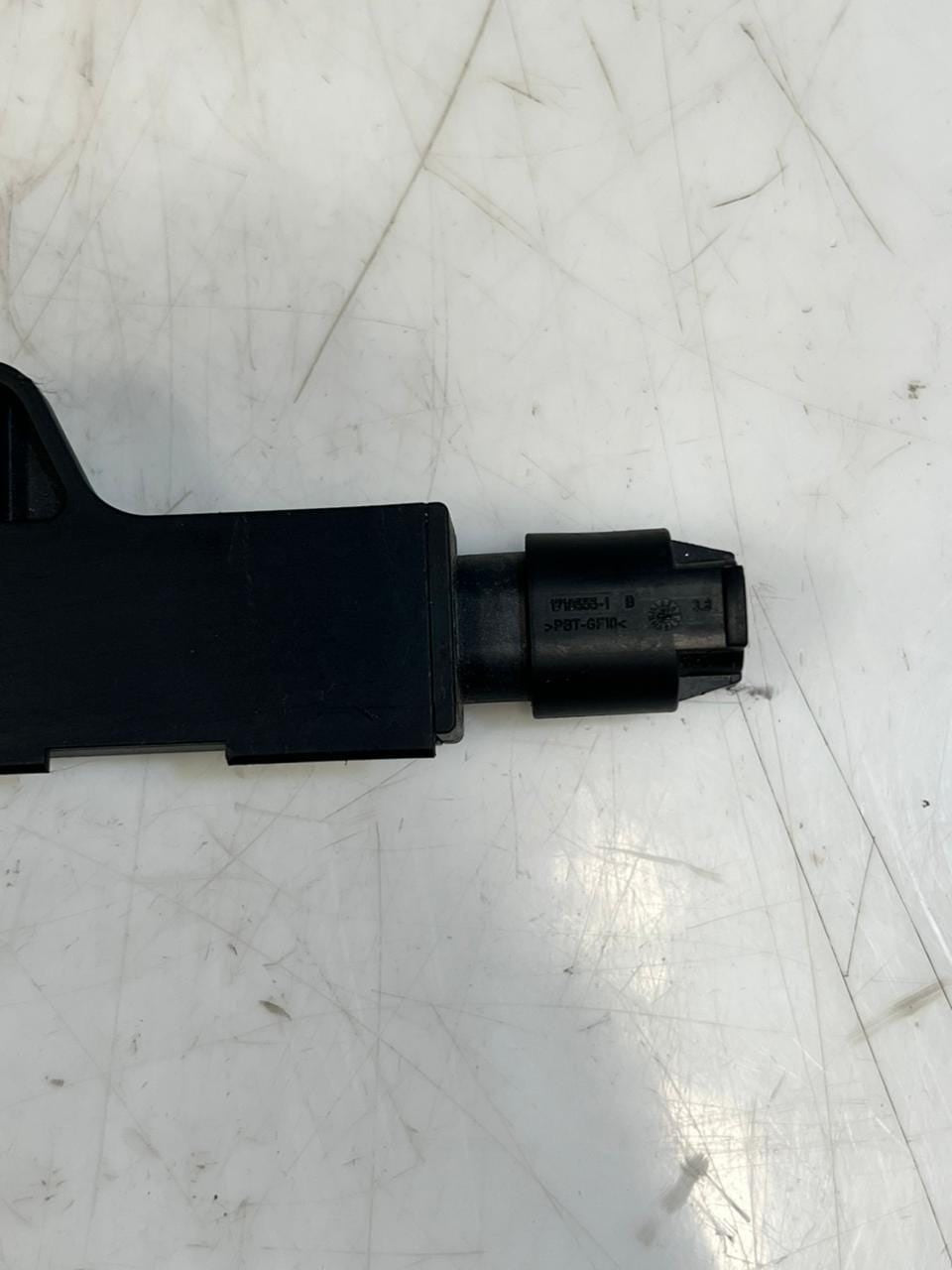 BMW F20, F21, F22, F30, F31, F35, F52, F87 Keyless Entry Antenna Module 9220831