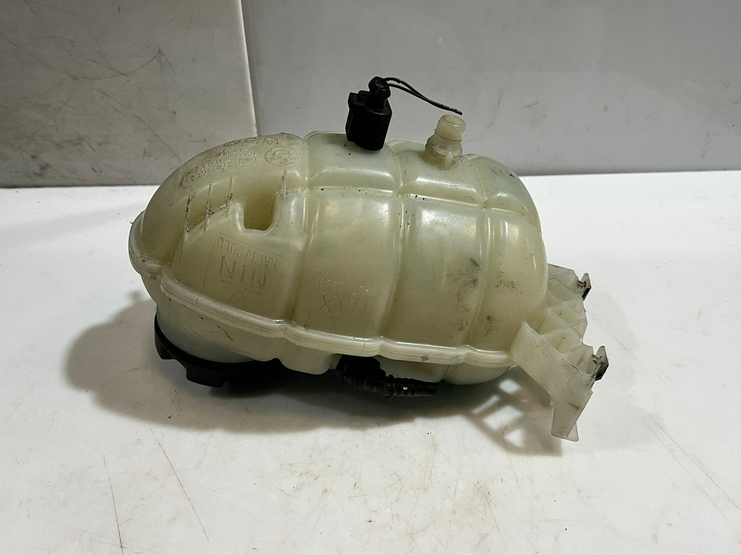BMW 1 2 3 4 SERIES F20 F21 F30 F32 F36 RADIATOR Coolant Expansion Tank 7609468