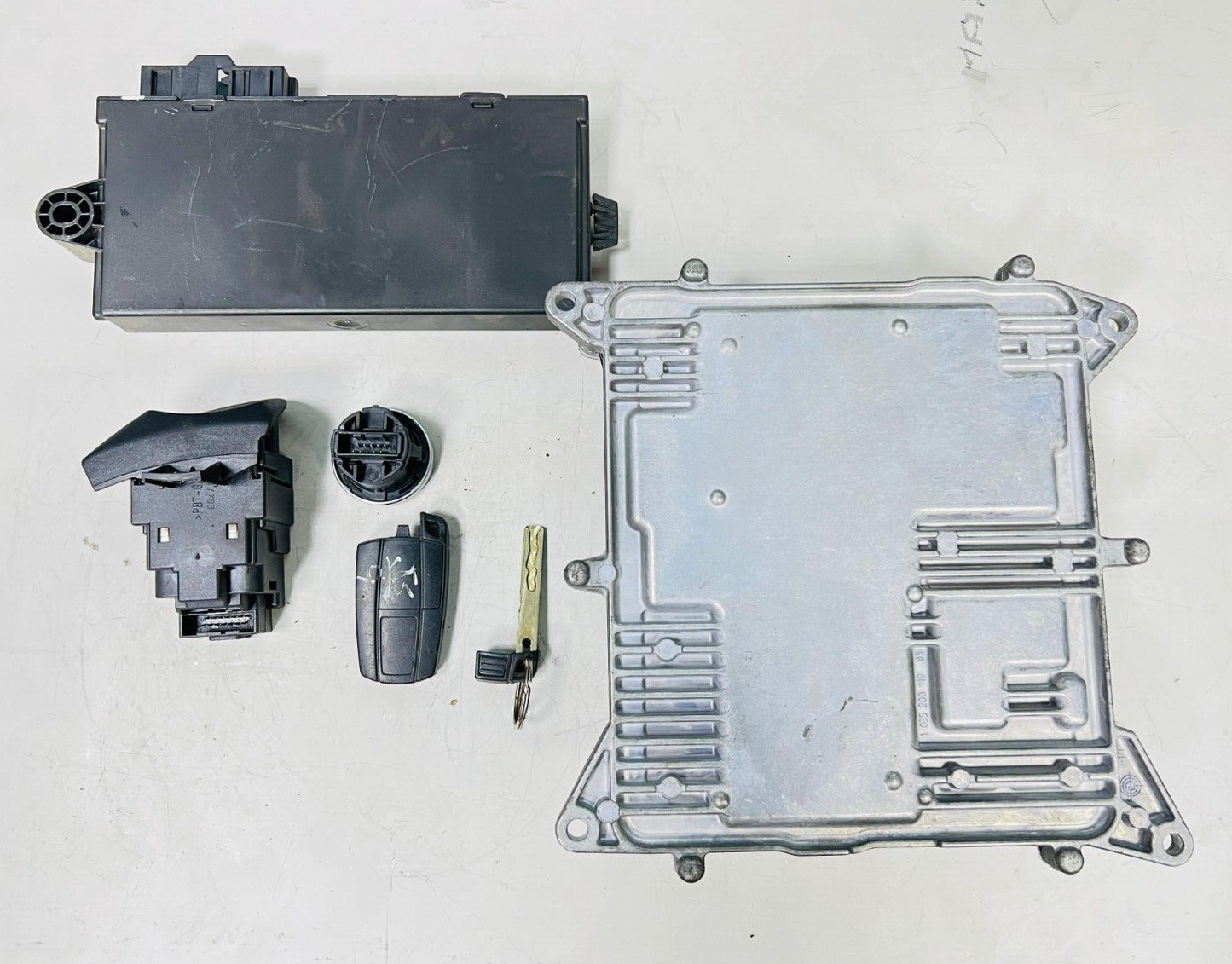 BMW X1 20iX E84 2011 N20B20A ENGINE CONTROL UNIT ECU KIT 7629006